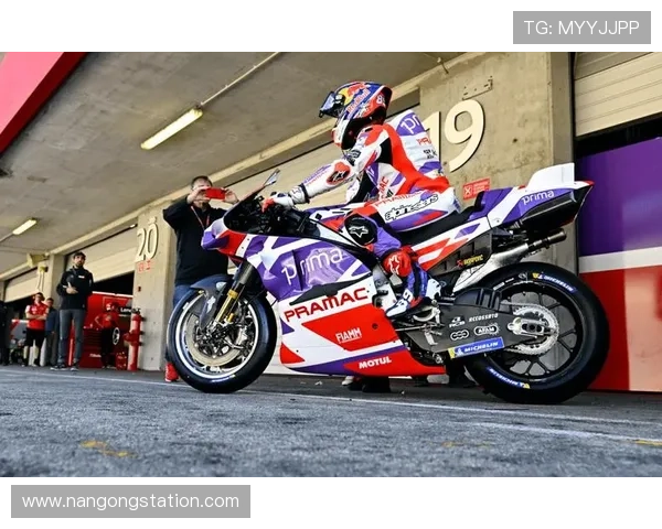 弗朗西斯科再创辉煌MotoGP赛季激烈竞争焦点揭秘