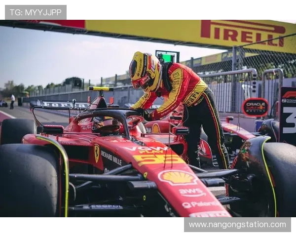 梅赛德斯与红牛新赛季策略对决引发F1赛场焦点关注